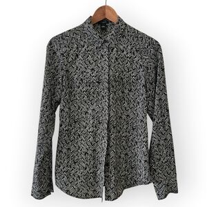 Ann Taylor Women Long Sleeve Top in black and white chevron print EUC